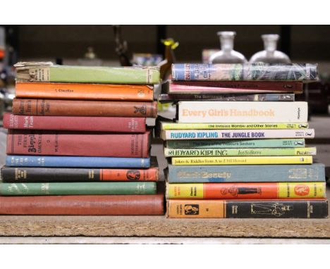 A COLLECTION OF VINTAGE CHILDREN'S BOOKS, TO INCLUDE BIGGLES, ETC