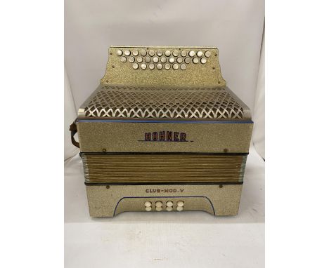A VINTAGE 1940'S HOHNER CLUB MOV-V STEEL REEDS ACCORDIAN