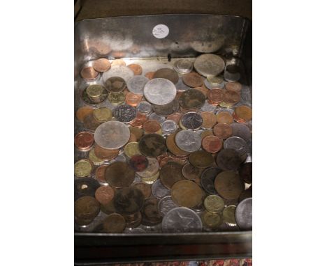 A COLLECTION OF VINTAGE WORLD COINS