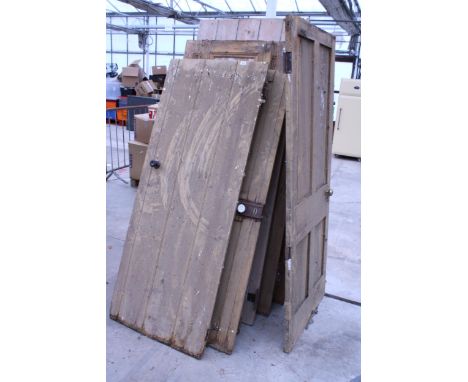 AN ASSORTMENT OF INTERNAL VINTAGE PINE DOORS