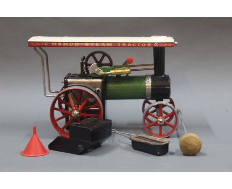 A Mamod TE1 A steam tractor in original box