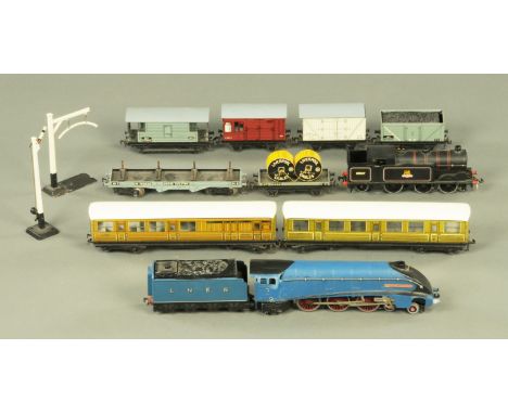 A Hornby 00 gauge train set, comprising a Sir Nigel Gresley diecast locomotive and tinplate tender, diecast working engine No