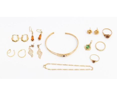 A collection of 9ct gold jewellery to include garnet and tigers eye set rings, diamond set band, hoop, knot, creole and drop 