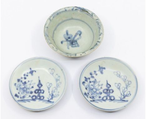 A Chinese Hatcher Ming collection blue and white small bowl, with sketchy decoration, collection label to base and Harrods ex