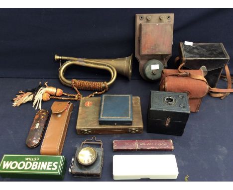 Collector's lot to include: three vintage Brownie cameras; Wills Woodbine domino set and another vintage bakelite domino set;