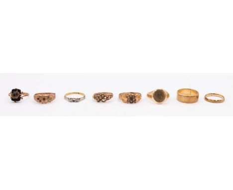 A collection of 9ct gold rings to include a 9ct gold signet ring, size R, a 9ct gold band, size O, narrow 9ct gold band, size