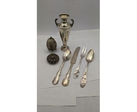 American sterling silver compromising of an Art Nouveau teaspoon, an American Christening knife and fork, a Danish silver for