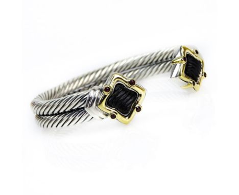 David Yurman Ruby, Carved Back Onyx, 18 Karat Yellow Gold and Sterling Silver Double Cable Cuff Bangle. Signed. Very good con
