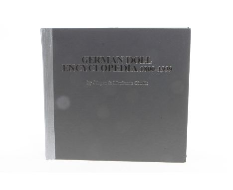 Buch ”German Doll Encyclopedia 1800-1939”, ”by Jürgen &amp; Marianne Cieslik”, 356 Seiten, englische Ausgabe, Alterungs- und 