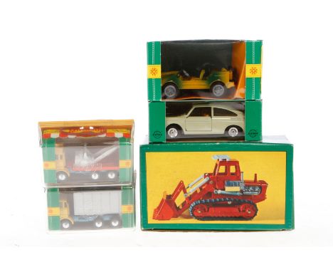 5 Gama Modellfahrzeuge, 31, 32, 937, 945 und 9401, Alterungsspuren, je im tw besch. OK, sonst Z 2