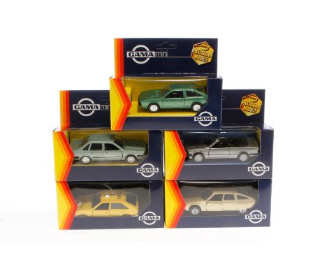 5 Gama Modellfahrzeuge, Alterungsspuren, je im tw leicht besch. Karton, meist Z 2