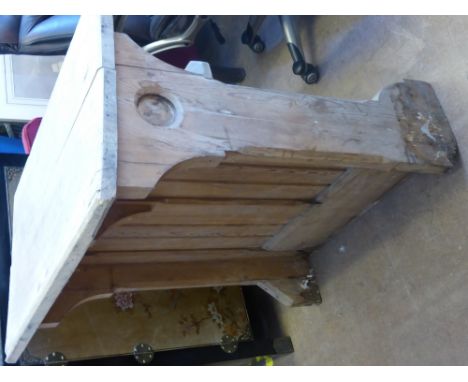 A Vintage Pine Lecturn, approx 88 x 50 x 100 cms
