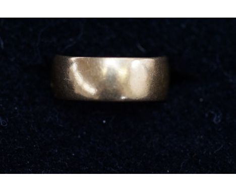 22ct Gold wedding band Weight 6.4g Size K