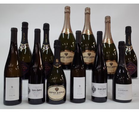 12 BOTTLES RUSSIAN SPARKLING AND WHITE WINEUsadba Divnomorskoe 2 x Riesling 2019; Abrau Durso Riesling AOP 2018, Imperial Col