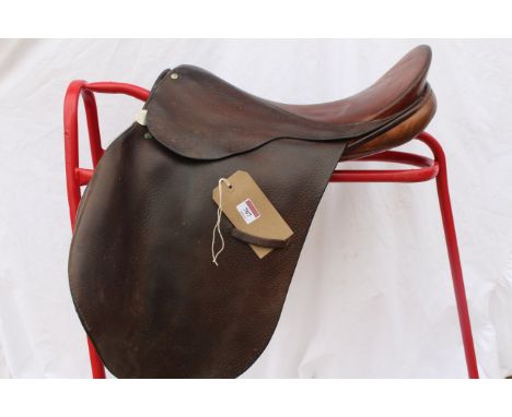 Saddle Old English Hunting dark havana 16" medium wide S/H