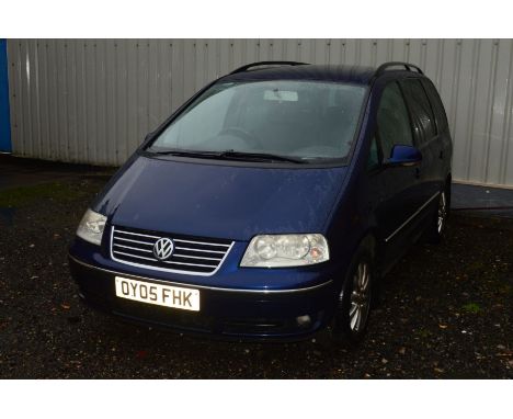 A 2005 VOLKSWAGEN SHARAN SPORT TDI PD SEVEN SEATER MOTORCAR with a 1896cc diesel engine, speed manuel gearbox, in dark blue R