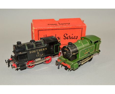 A BOXED HORNBY O GAUGE CLOCKWORK NO.1 (REVISED BODY) TANK LOCOMOTIVE, No.2900, L.N.E.R. green livery, playworn condition with