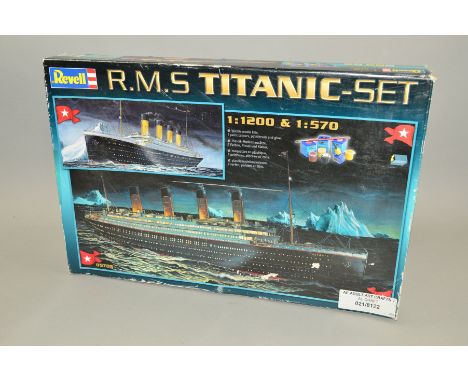 A BOXED REVELL R.M.S. TITANIC SET PLASTIC CONSTRUCTION KIT, makes two models, one 1/1200 scale, the other 1/570, contents sti