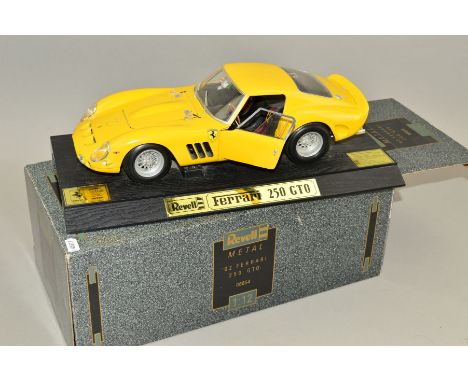 A BOXED REVELL DIECAST 1/12 SCALE 1962 FERRARI 250 GTO, No.08854, model appears complete and to have hardly ever been removed