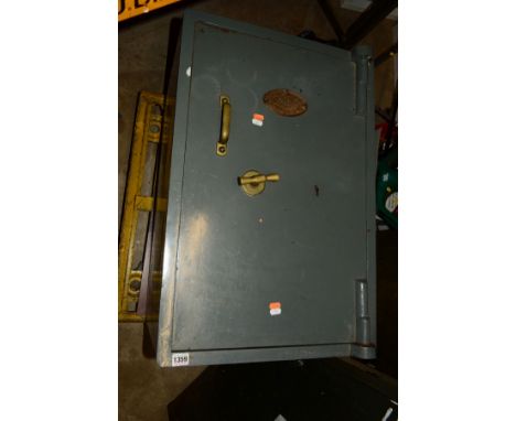 A THOMAS WITHERS AND SONS WEST BROMWICH VINTAGE SAFE (height 77cm x width 51cm x depth 51cm) (no key)