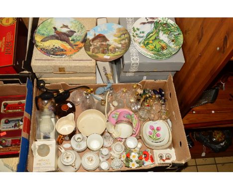 A BOX AND LOOSE CERAMIC ITEMS ETC, to include perfume atomisers, miniature perfume bottles, Jenny Blair perfume bottle, Spode