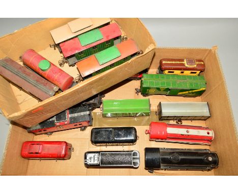 A QUANTITY OF UNBOXED AND ASSORTED O GAUGE AMERICAN OUTLINE MODELS, to include Marx repainted black 0-4-0 three rail electric