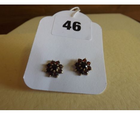 PAIR OF EARRINGS RUBY/GARNET CIRCULAR STAR SETTING EST [£20-£40]