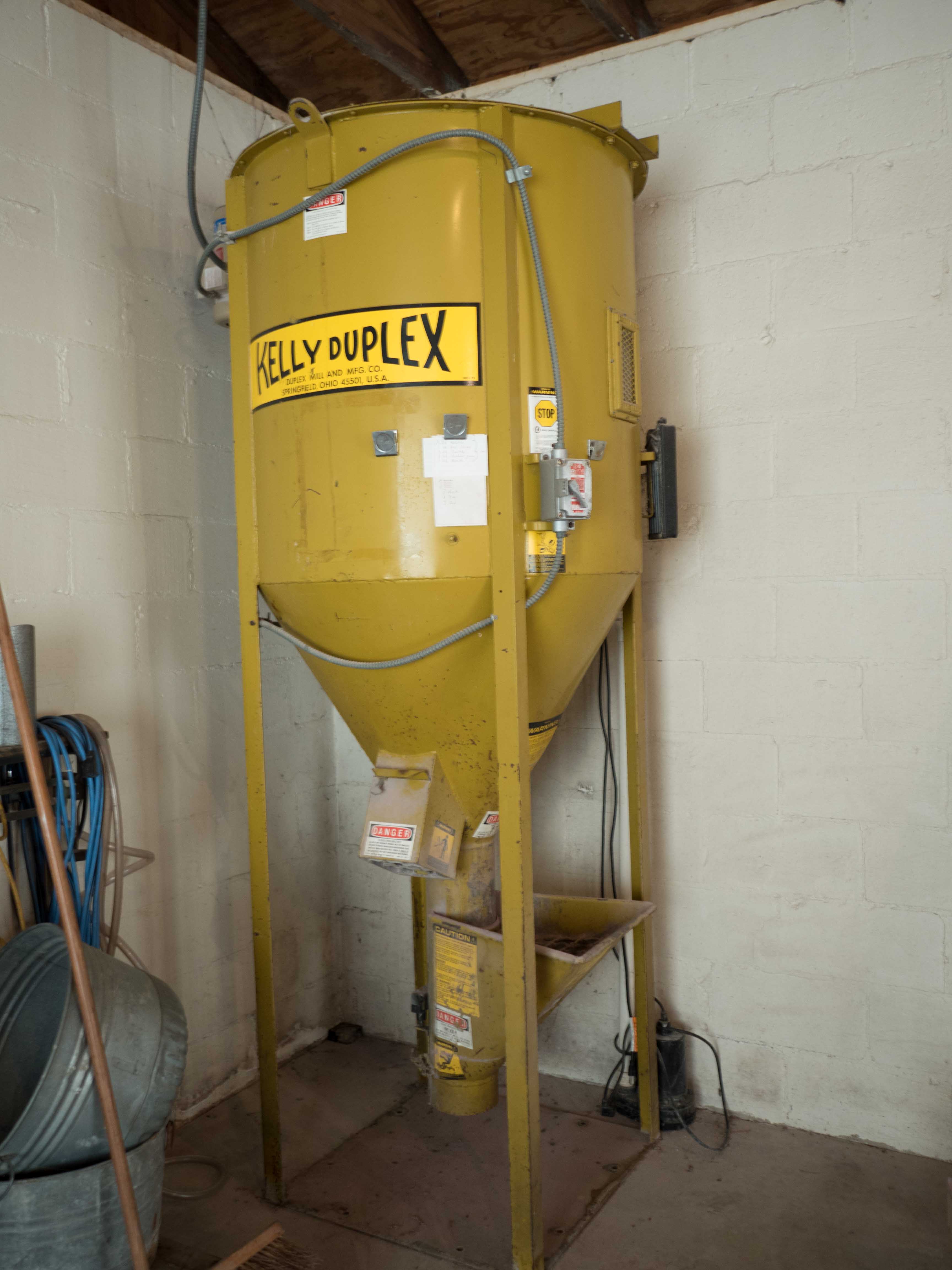 KellyDuplex grass seed mixer, 10 bushel, single phase electric motor