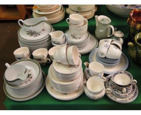 Meakins "Hereford" dinner service, Johnsons tea set & other teaware