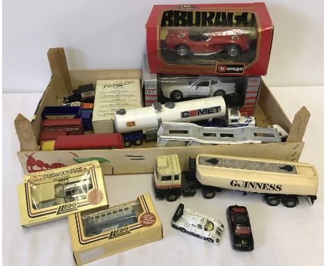 A box of mixed diecast. To include a boxed Bburago 1/24 scale Ferrari Testa Rossa (1957) and a boxed Majorette Club 1/24 scal