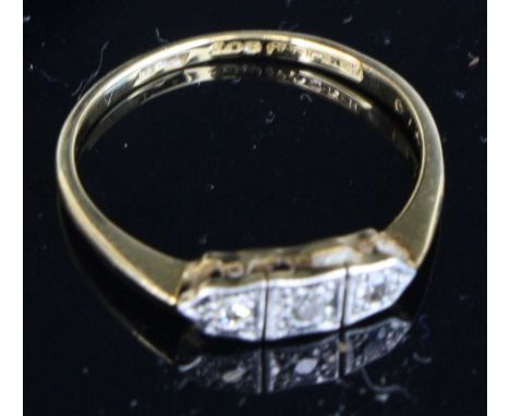 An Art Deco vintage 18ct gold diamond 3-stone ring, each being small round cuts, size M, 1.6g 