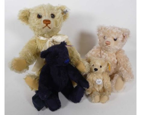 Four Steiff teddy bears with button ear and label to include Belfry Bear, 1920 reproduction Historishe Bear, Pearl, and a lim