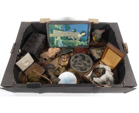 A collection of items to include a novelty painted metal lamp in the form of a cockatoo, h. 13cm, a patinated metal casket, V