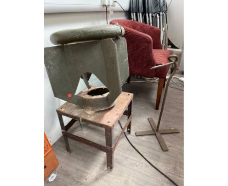 A bomb fin, trivet and barbed wire pole etc (4)