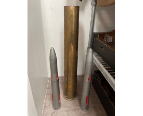 A 76/62 2-SM1-79 shell case together with two post war drill shells 40mm N2 1953 and 1954 dated, one a/f (3)