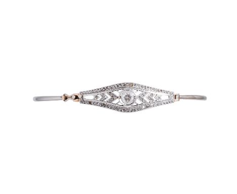 Armreif mit Altschliffdiamant ca. 0,20 ct und kleinen Diamantrosen, ca. WEISS (H)/P1, Armreif WG 8K, Mittelteil 14K+Platin, 7
