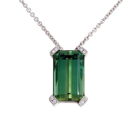 Unikat Anhänger mit feinem Turmalin von ca. 17 ct und Brillanten zus. ca. 0,4 ct in den 4 stabilen Stotzen, 1 Stein fehlt, Tu
