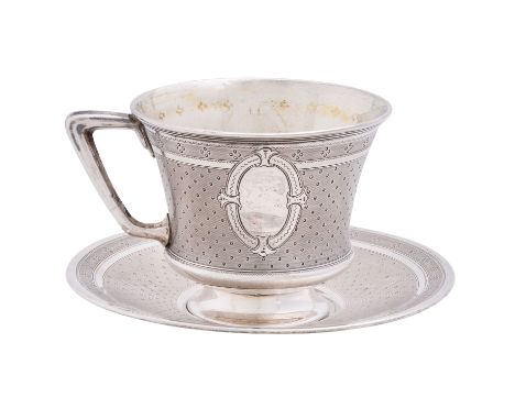 Wohl deutsch, Tasse mit Untertasse, 800 Silber, um 1890. Tasse mit Innenvergoldung, mit Rillen- und Punktdekor, Gewicht ca. 1