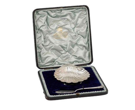 ENGLAND "Silberne Muschel-Schale mit Buttermesser" Silber, muschelförmige Schale mit Buttermesser, gemarkt englisches Beschau