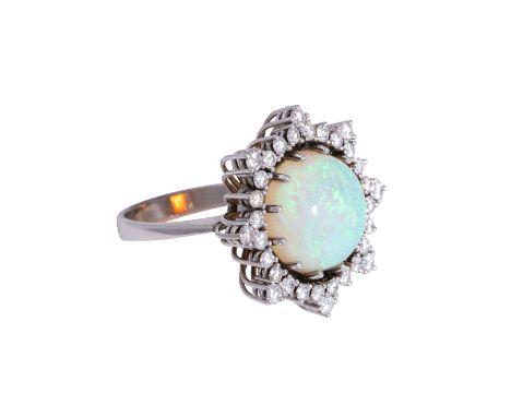 Ring mit rundem Edelopal entouriert von Brillanten zus. ca. 0,8 ct, gute Farbe und Reinheit, WG 18K, 9,4 g, RW: 54, 2. H. 20.