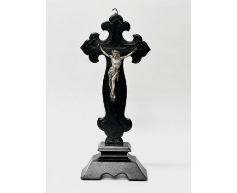 A Late 19th/Early 20th Century tabletop crucifix. 39cm