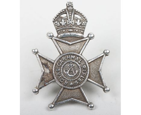 Indian Army Hallmarked Silver Royal Garhwal Rifles Headdress Badge, fine example of the small headdress badge in form of crow