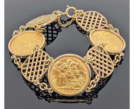 9CT GOLD SOVEREIGN BRACELET, set with three Victorian veiled head sovereigns dated 1899, 1900 & 1901, of lattice panel design