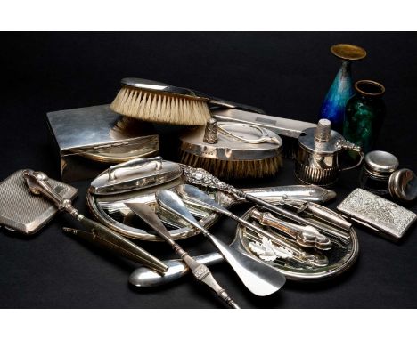 ASSORTED SILVER ACCESSORIES, various dates, including Italian silver and enamel cigarette case, rectangular box, Georgian but