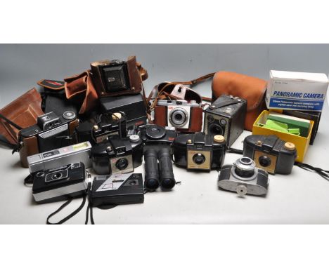 A collection of vintage and retro 35mm cameras to include: Minolta Autopak 400-K, panorama Wide Pic, Hanimex, Kodak Cresta II