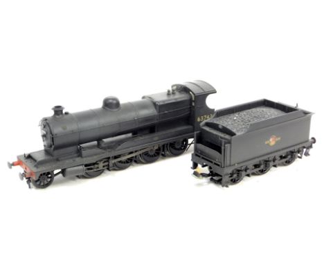 A Bachmann OO gauge Robinson 04 locomotive and tender VCC fitted, 31-001 bed, 63743, in BR black lake crest weathered livery.