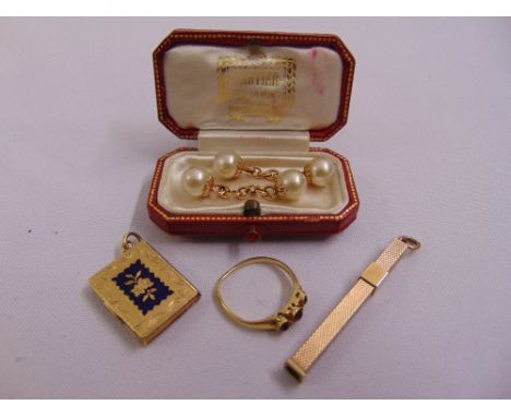 A quantity of 9ct yellow gold to include an engine turned toothpick, a locket, a ring and a pair cufflinks set with pearls, a