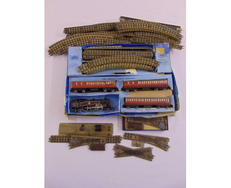 Hornby Dublo train set to include engine, rolling stock and track