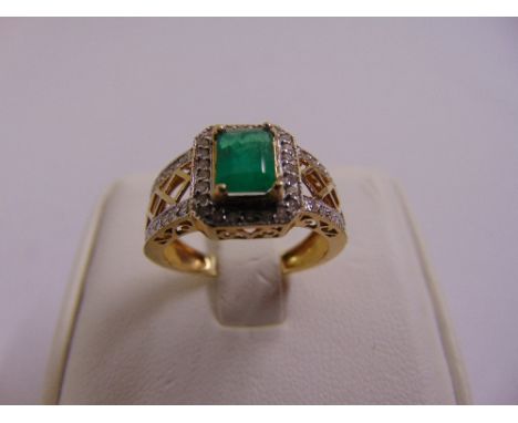 14ct yellow gold emerald and diamond dress ring, approx total weight 3.0g