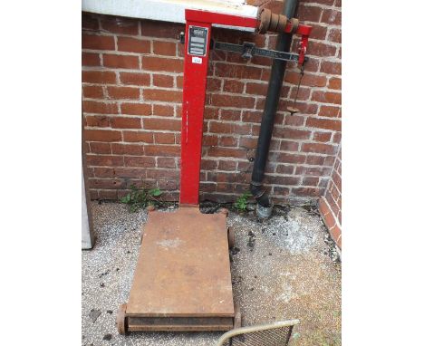 Vintage Avery platform scales